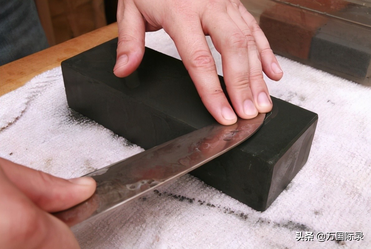 菜刀用没多久就不锋利怎么办,菜刀锋利不锋利取决于什么条件