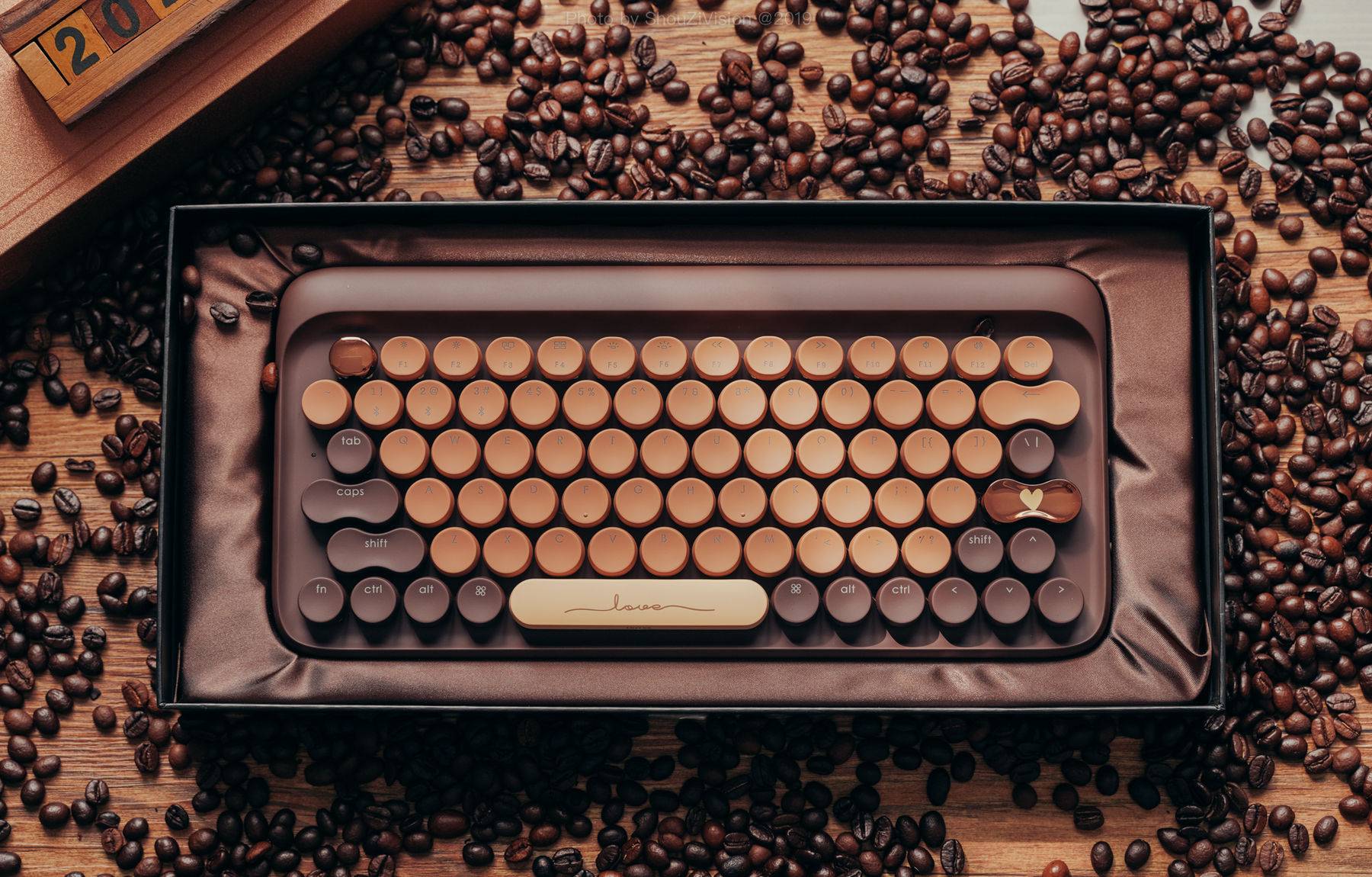 键盘推荐100-200机械键盘,颜值最高的键盘机