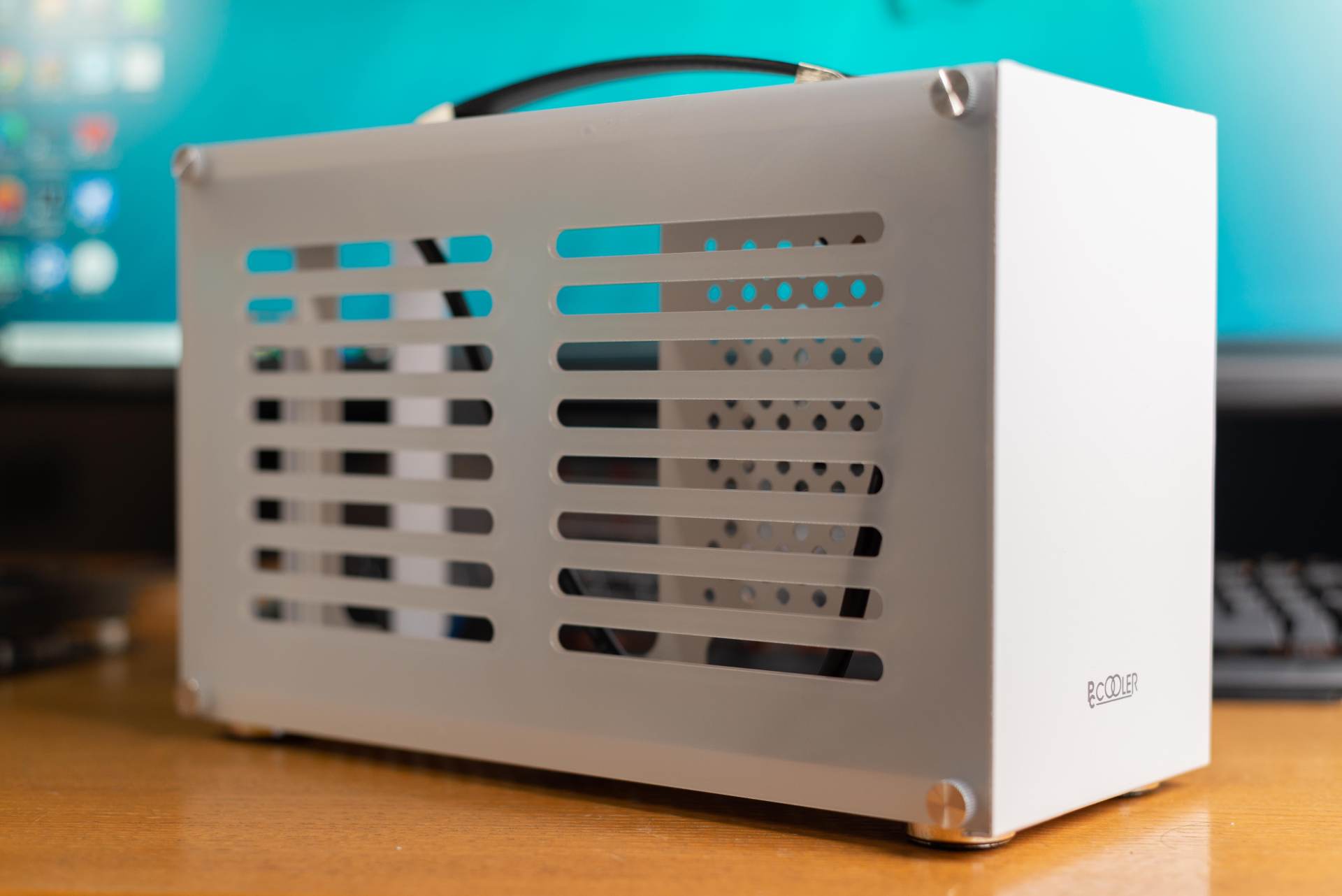 超频三蜂鸟i100pro散热改造,超频三蜂鸟2代itx机箱