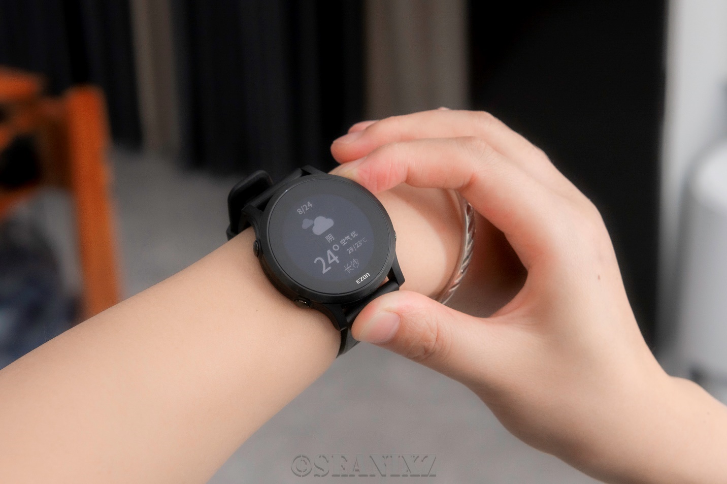 ezon宜准r6测评,宜准R6专业运动手表