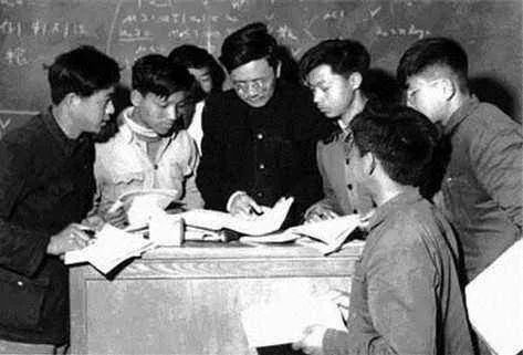 智商超过爱因斯坦的中国数学天才,爱因斯坦与顶级数学家