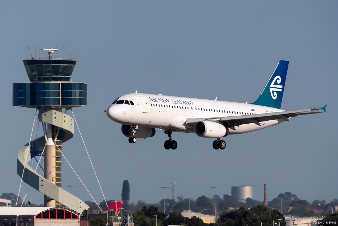 飞机延误取消免费飞机餐食,浅析航空公司取消免费飞机餐现象