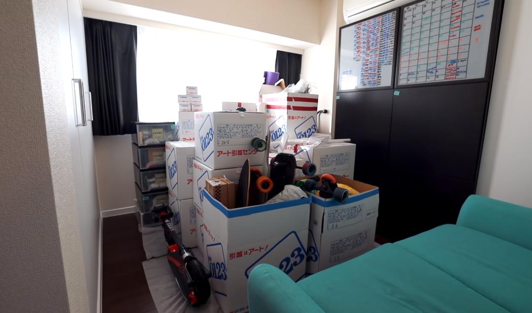 “变态”到极致的日本人,连搬家都不放过,网友拍下全过程!