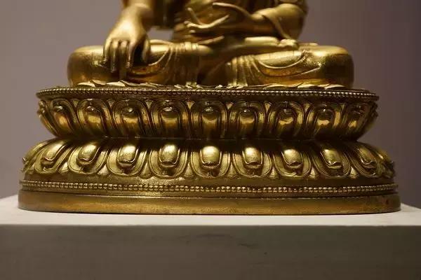 清代铜鎏金佛像的鉴定,清代铜鎏金无量寿佛像