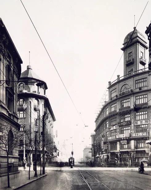 脚下踩的金街,一百多年就已经是“天花板”了