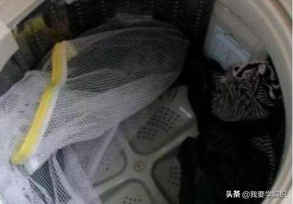 用洗衣液洗干净衣服小技巧,脏的衣服放进洗衣机就能洗干净