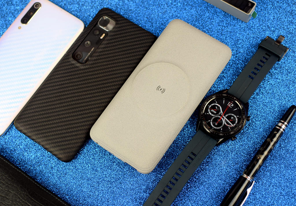 有线无线都能用的充电宝,有线加无线充电宝