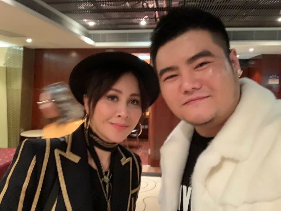 香港明星代言补水去黄提亮面膜,各路明星推荐的面膜怎么样