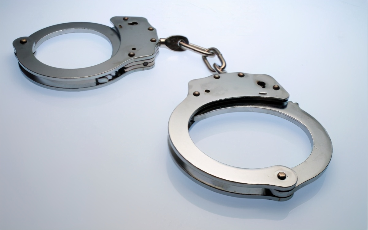 江苏炒鞋大佬诈骗600万被判12年,男子买卖假鞋诈骗200万