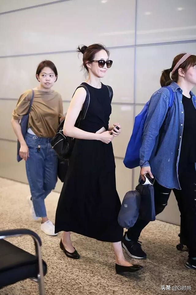 适合搭中国风的鞋子芭蕾舞鞋,搭配一双芭蕾舞鞋都瞬间优雅起来