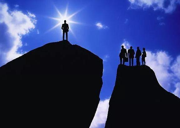 如果你快被房贷，车贷压垮，谨记犹太人“在逆境中发财”的思维