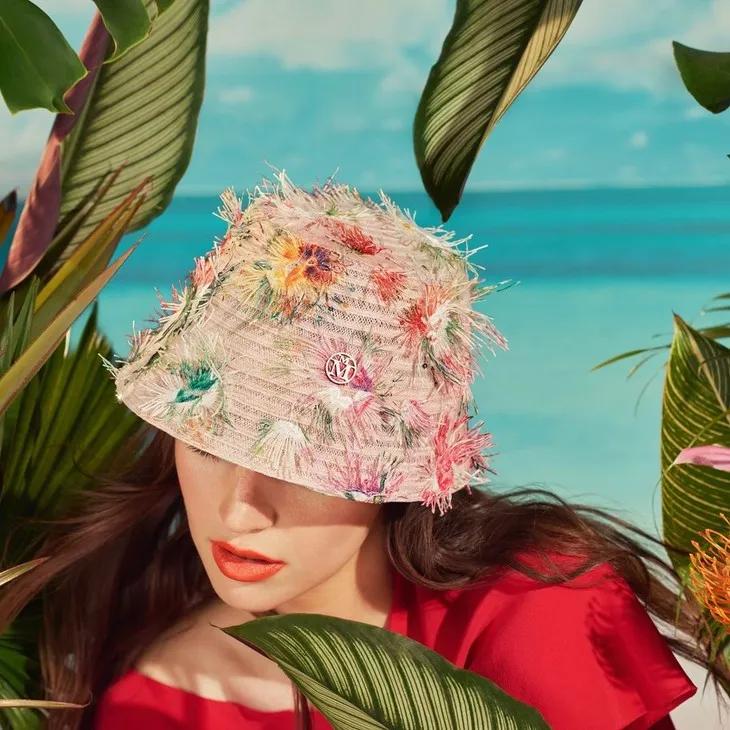 赵丽颖夏日装扮,夏日草帽赵丽颖