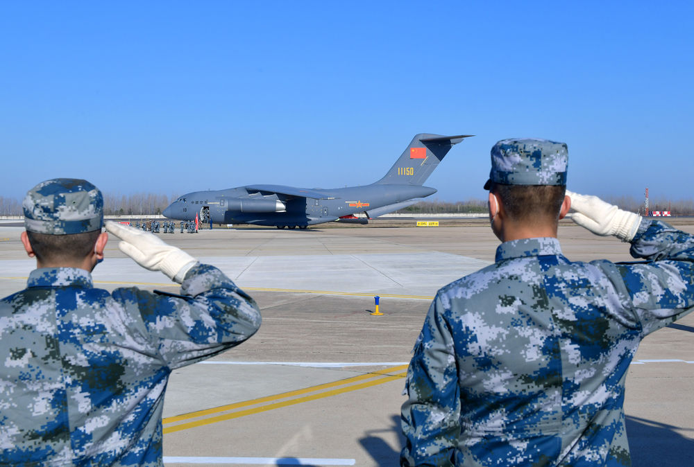 风雨无阻战胜疫情,风雨无阻的坚守在抗疫的路上