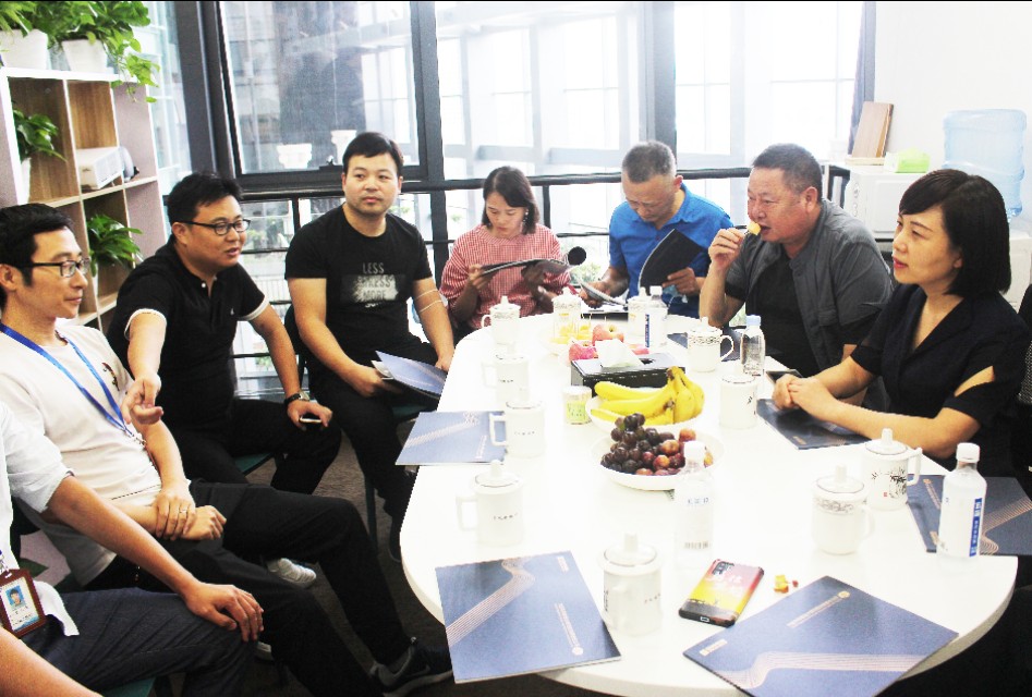 静松播报｜潜江市委常委王玉梅一行到访四川省湖北商会