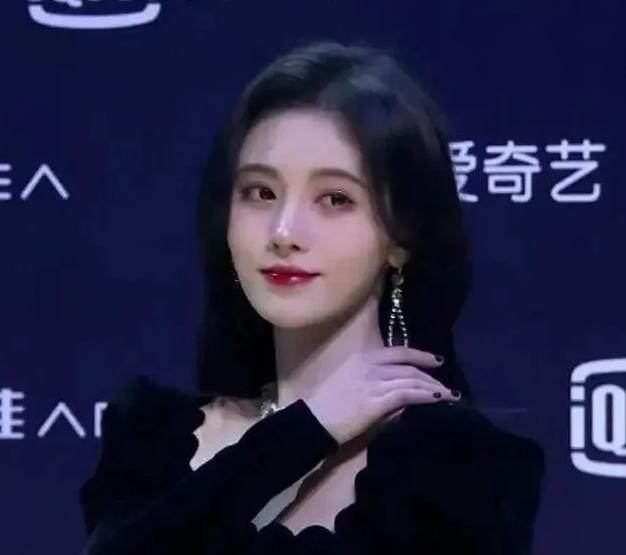 鞠婧祎说在淘宝买衣服,鞠婧祎穿的衣服是假货吗