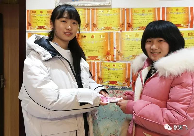 正能量让我们身边充满阳光温暖,正能量让人积极向上