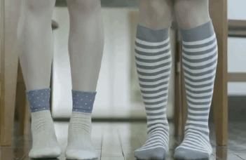 穿高领衣服脖子难受综合征,穿低领也会难受是不是衣领综合征