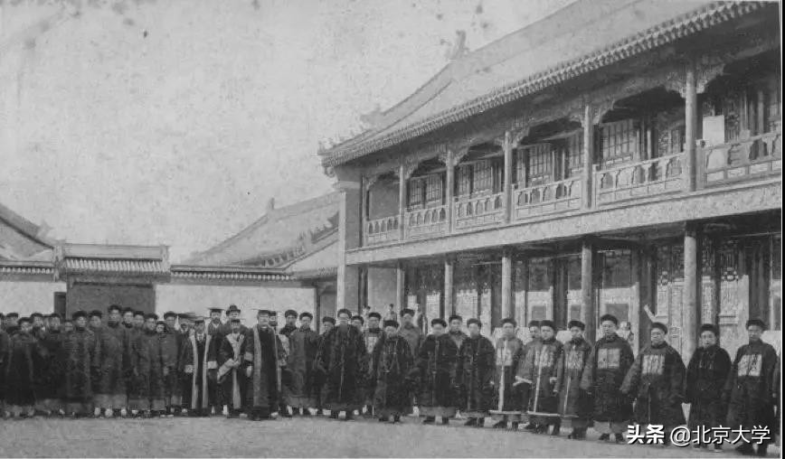 探园|燕园有多少个图书馆？