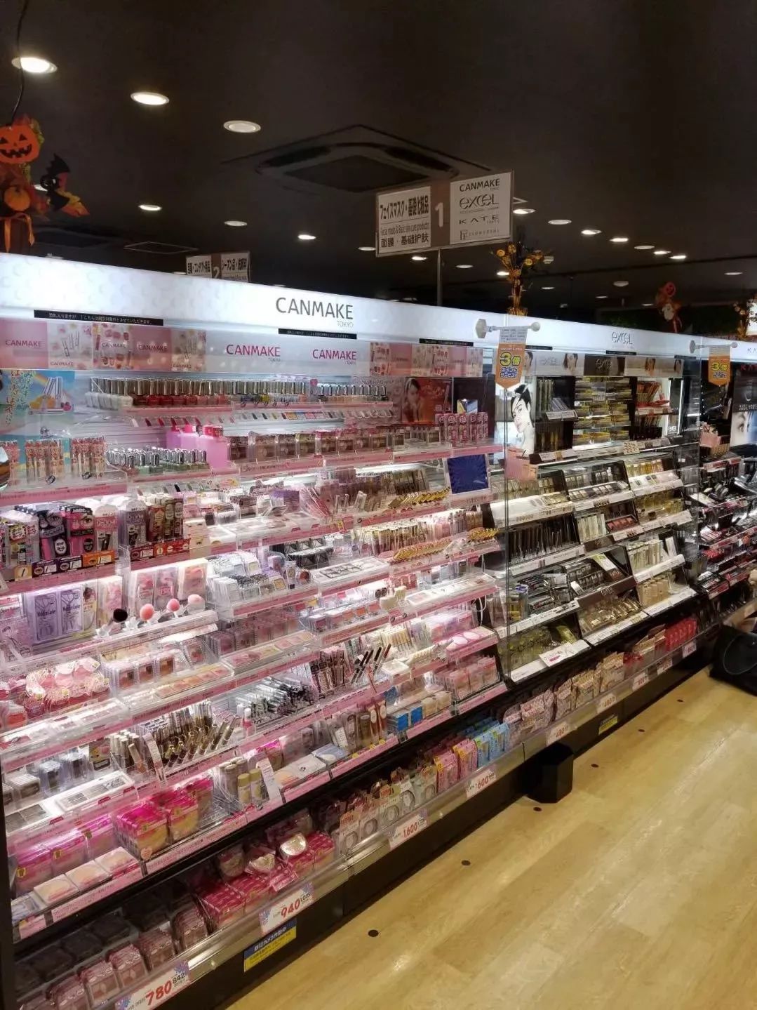 店内都是中文,近一半服务员说汉语!熟知日本药妆*规则潜**,不掉坑