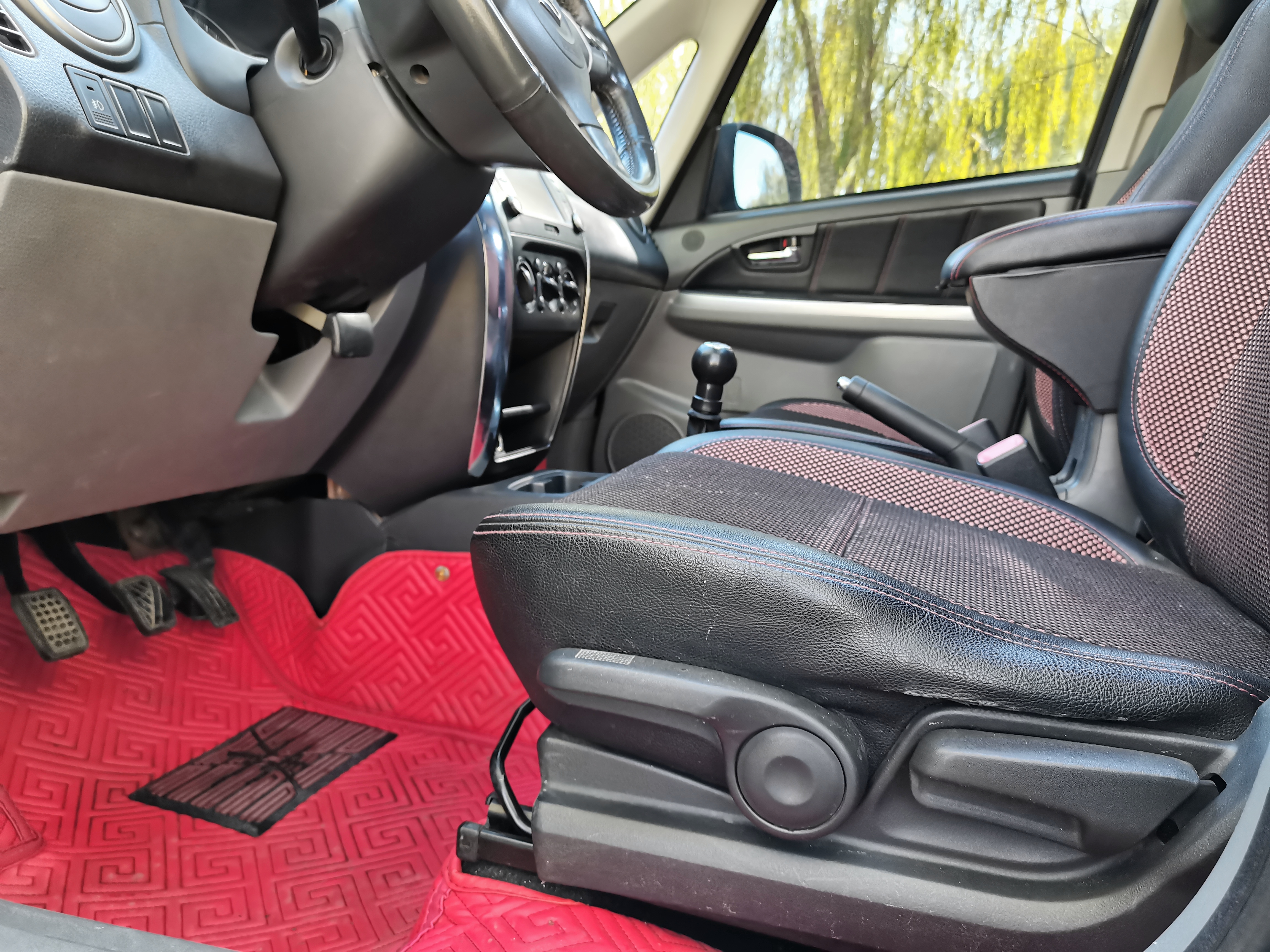 试驾测评铃木天语sx4冠军版,新款铃木sx4最新试驾