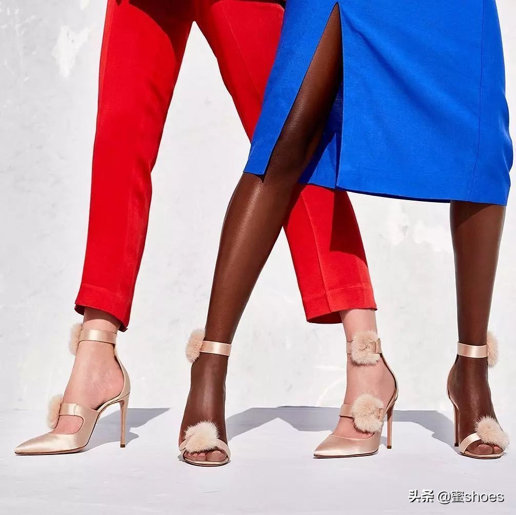 高跟鞋磨脚注意事项,高跟鞋磨脚跟妙招
