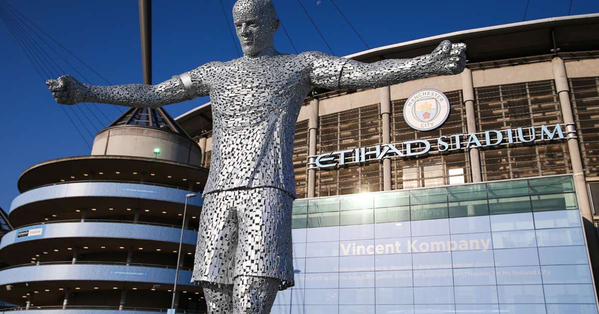 曼城孔帕尼雕像,曼城主场伊蒂哈德球场雕像