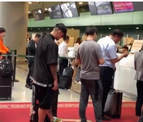 蒋劲夫家暴了多少次,蒋劲夫被家暴的视频