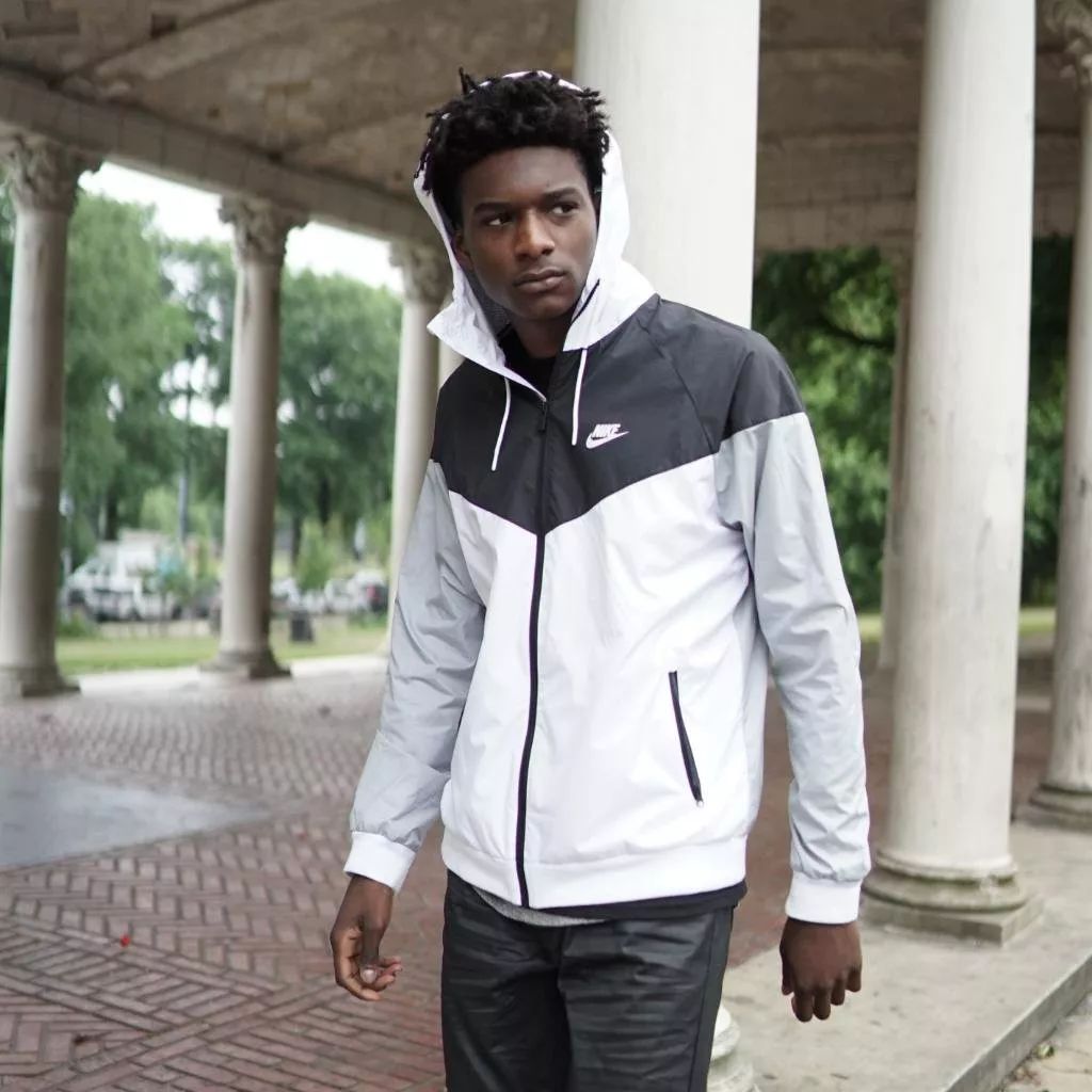 只有nike才有倒钩吗,为什么现在的耐克有4个勾