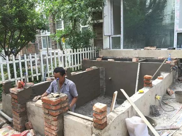 地面上鱼池自动排污过滤施工方法,鱼池过滤系统怎么实现自动排污的