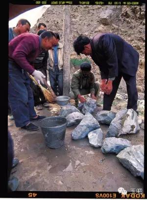 新疆和田采玉历史,新疆和田玉的前世今生