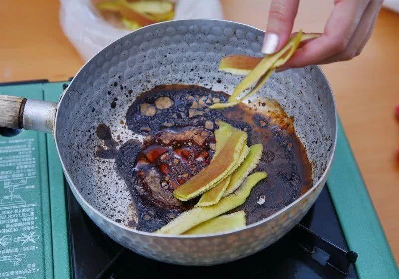 不锈钢锅底烧糊的黑垢怎么去除,麦饭石锅底烧糊的黑垢怎么去除