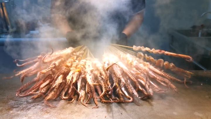 抢抓Z世代消费新风口，葫芦岛兴宫中街“集装箱”主题街游客爆满