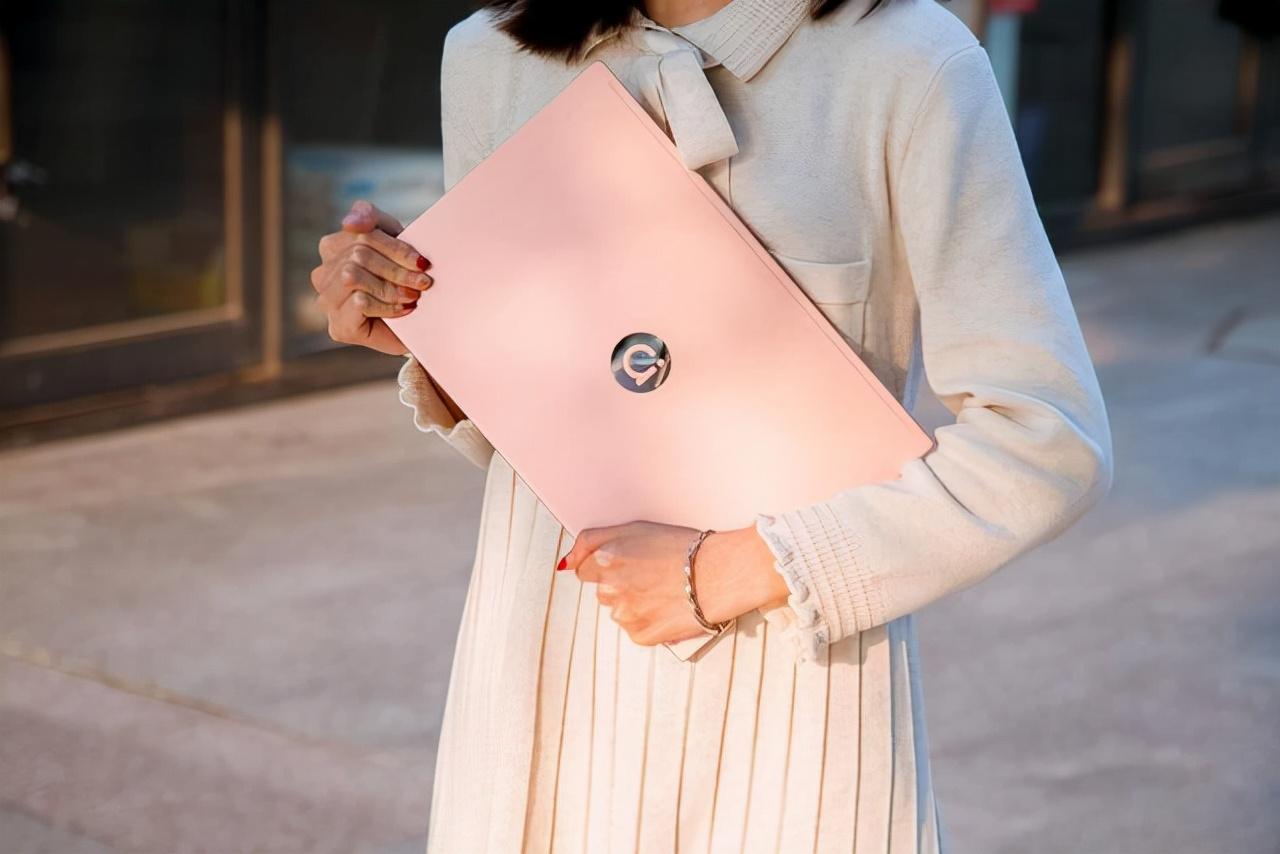 李佳琪力荐轻薄笔记本只要3K，a豆14有什么魔力？这几点太心动