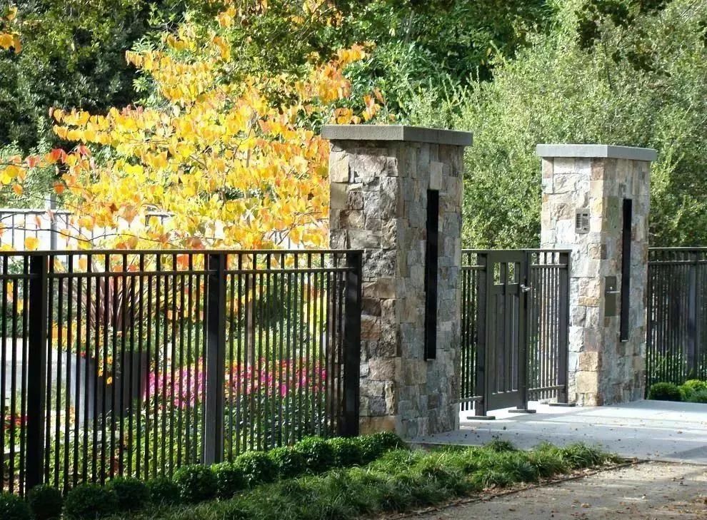 花园怎么布局才会有层次感,露台花园如何分休闲区和种花区