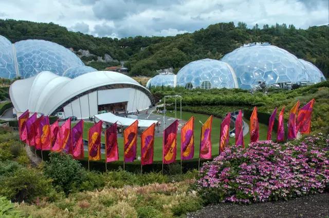 矿坑改造最美公园,矿坑改造湿地公园视频