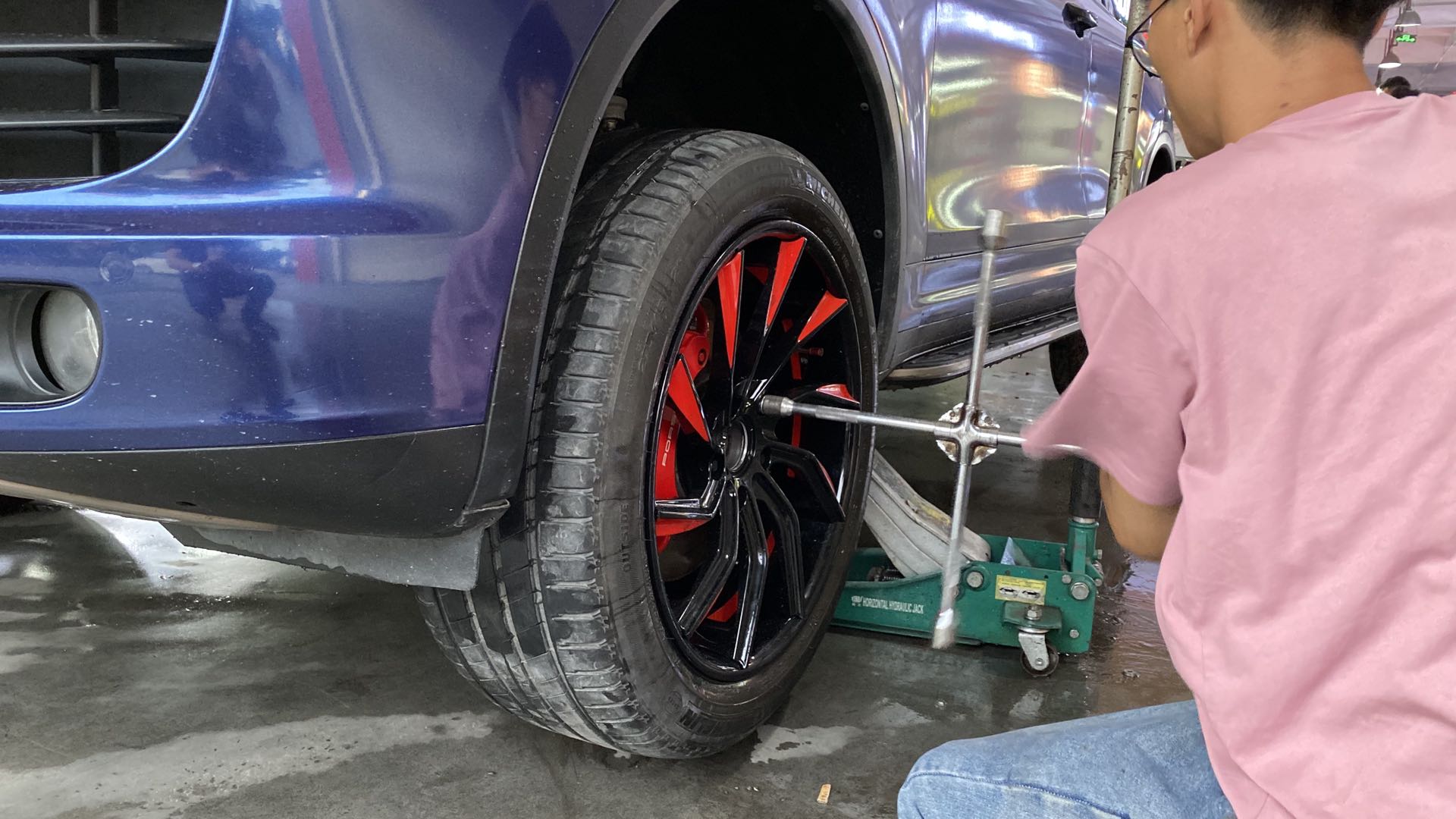 保时捷卡宴换轮毂教程,保时捷卡宴换轮毂要哪种轮胎