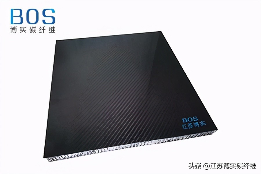 蜂窝铝塑板吸音隔音效果最好,碳纤维板有隔音效果吗