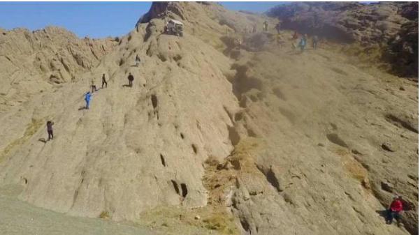 世界上最难爬坡的公路,世界坡度最大的道路