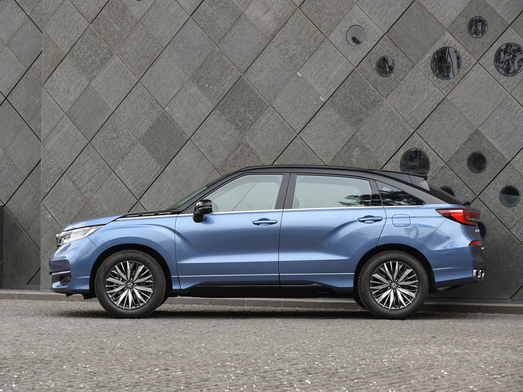 冠道和凯迪拉克xt5加速对比的视频,冠道和凯迪拉克xt5哪个更值得购买