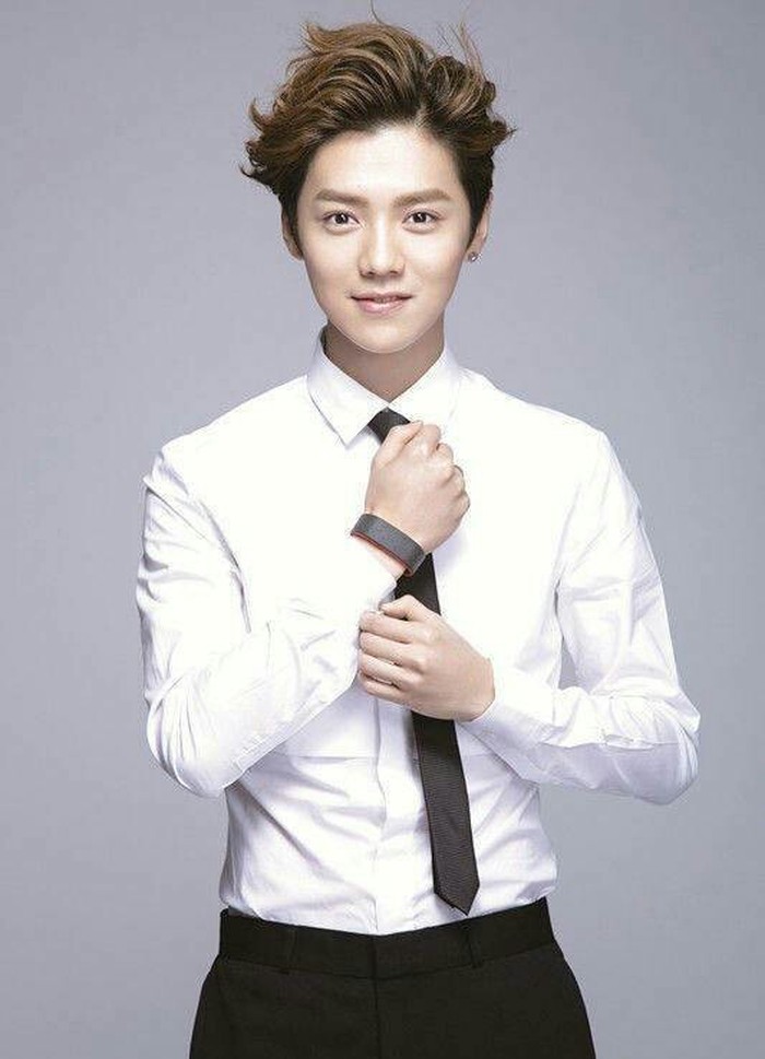 ps色彩模板抠图出来了怎么加背景,ps2019版本抠图换背景详细教程