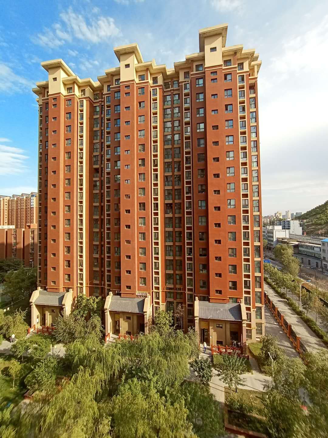 绿地城二期绿化乌鲁木齐,乌鲁木齐中海万锦公馆绿化环境