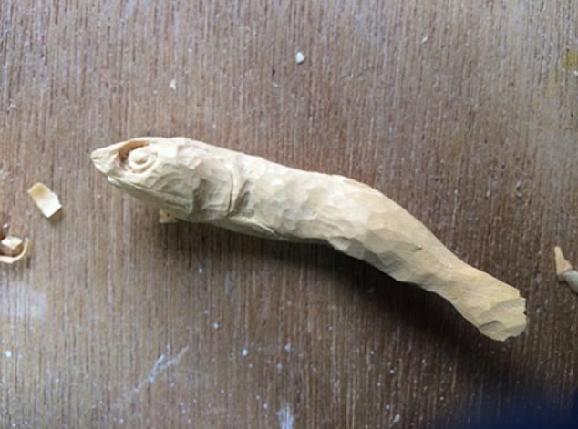 木雕成品制作视频,怎么样做逼真的木雕苹果