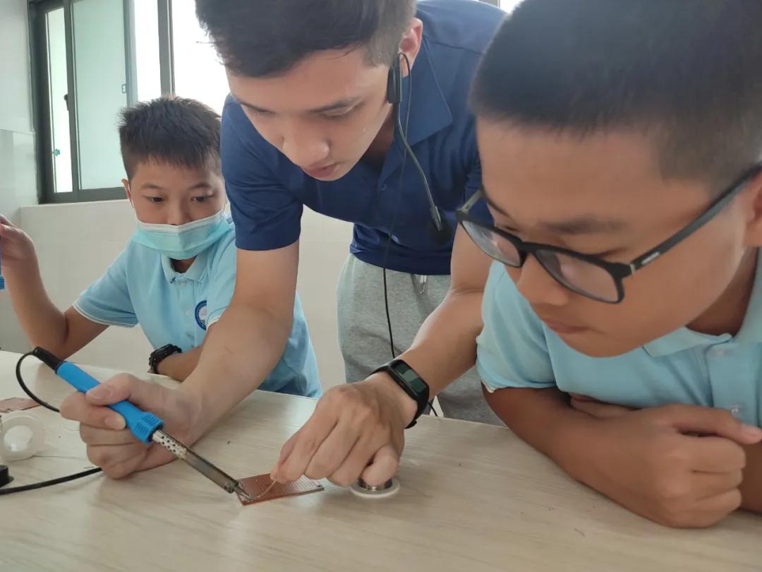 初中生的科技热情怎么点燃？位于大湾区的这所学校开设了这门课
