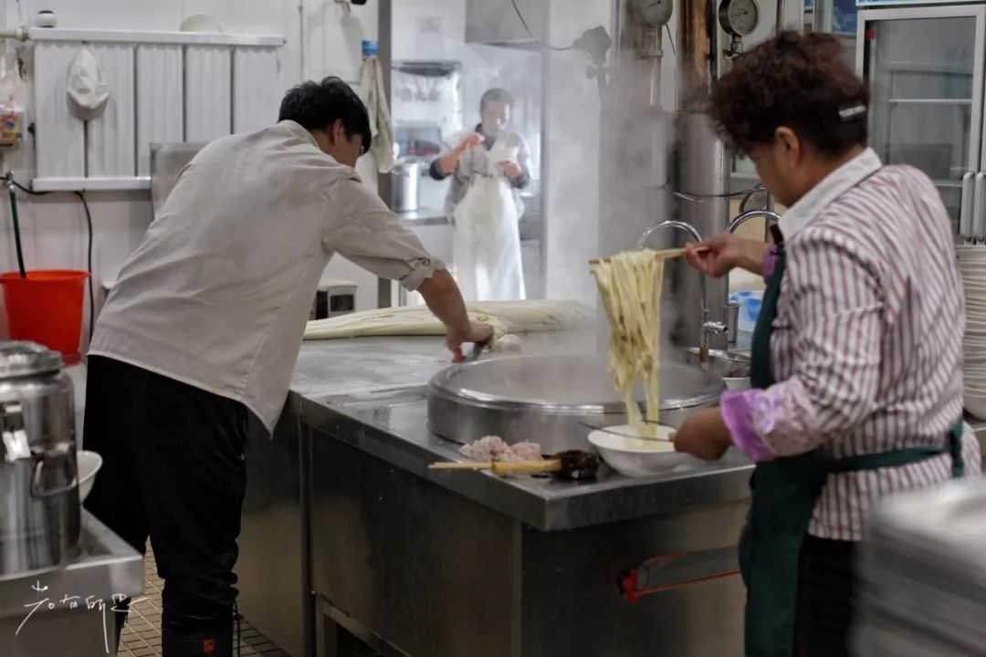 机票不到800元，第2次东北沈阳之旅，1个鸡架配老雪！