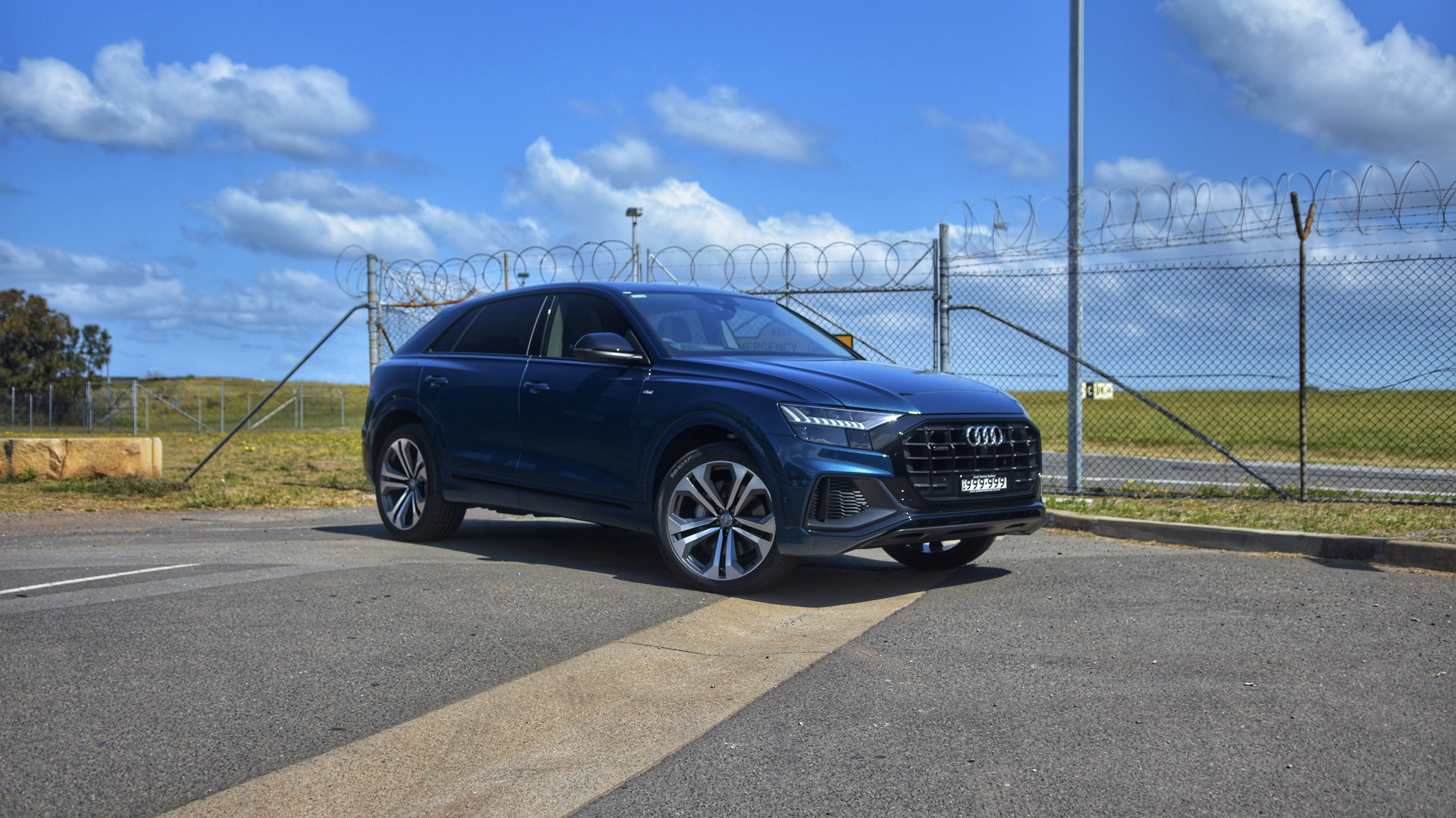 奥迪q8名场面,奥迪q855tfsi价格多少钱