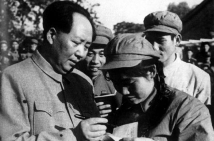 1976年毛主席逝世，联合国降半旗，世界各国都有何反应？