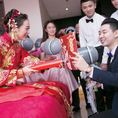 堵门伴娘团口号大全搞笑,伴郎堵门幽默口号大全