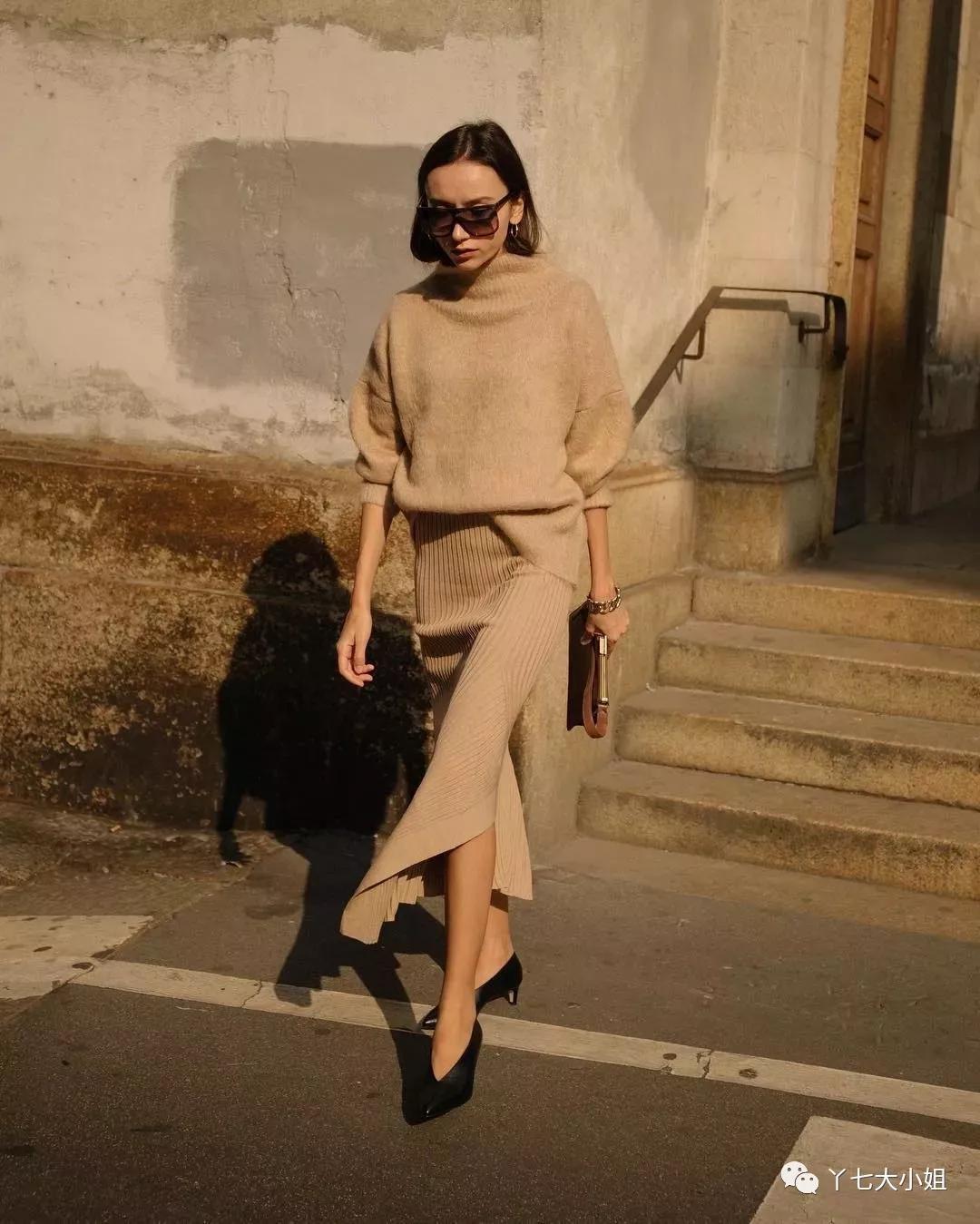 秋冬一定要穿出时髦贵气感,今年秋冬最时髦的颜色搭配