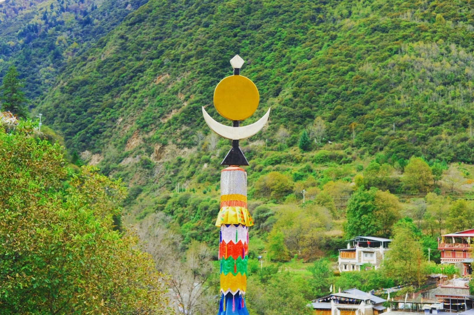 四川阿坝州羌寨碉楼群,阿坝藏族羌族自治州碉楼