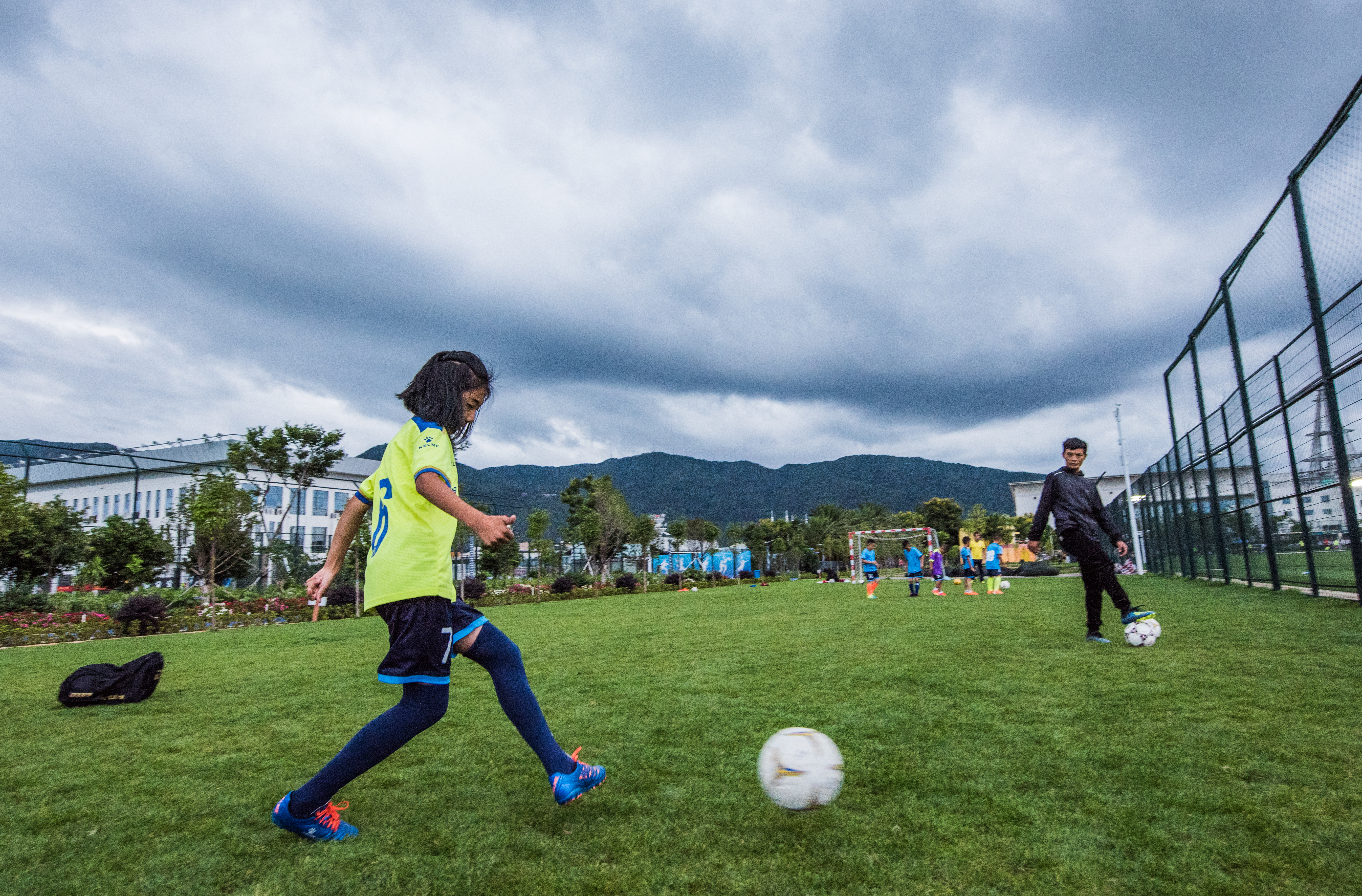 5岁小孩零基础足球训练,昆明足球青少年训练